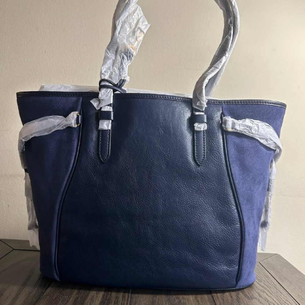 (INTERNAL USE ONLY) LD FEB 17 FOSSIL CHARLIE TOTE BLUE