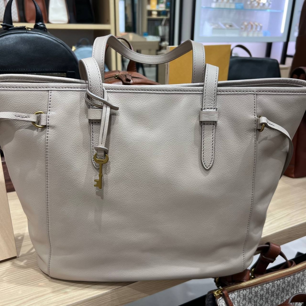 (INTERNAL USE ONLY) LD JUNE 30 FOSSIL CHARLIE TOTE CREAM